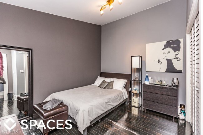 Building Photo - 2045 N Western Ave