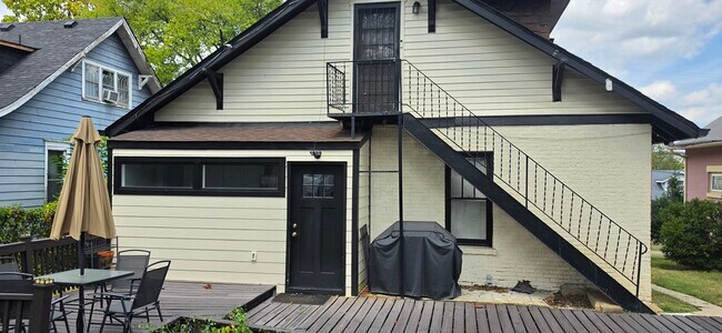 Foto del edificio - 1107 Acklen Ave