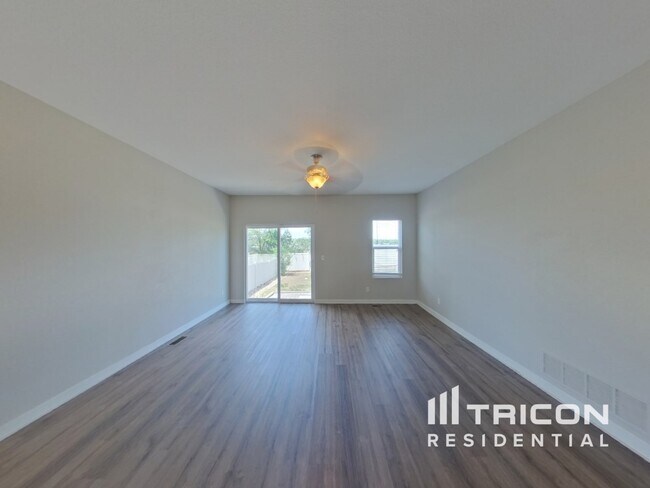 Foto del edificio - 1201 Antrim Loop