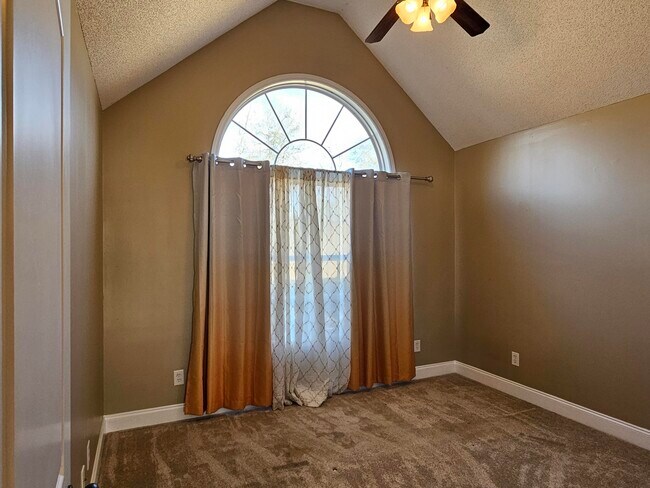 Foto del edificio - 1155 Raccoon Rd