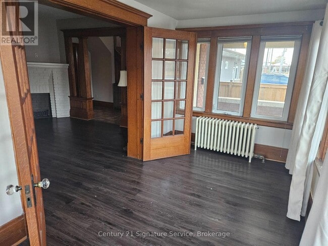 Building Photo - 92 Killaly St W