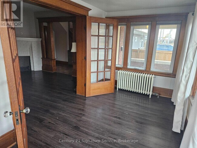 Photo du bâtiment - 92 Killaly St W