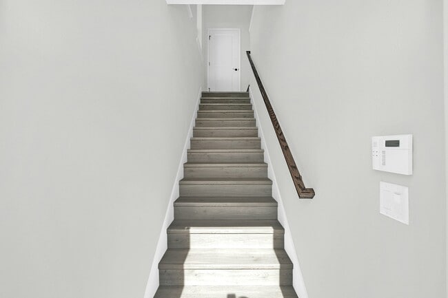 Building Photo - 6498 Barnstorm Wy