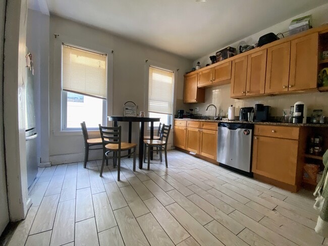 Building Photo - 24 Darling St