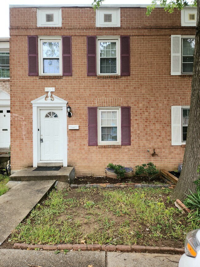 16717 Chowning Ct, Woodbridge, VA 22191 Townhome Rentals in