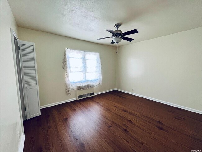 Foto del edificio - 150-24 24th Ave