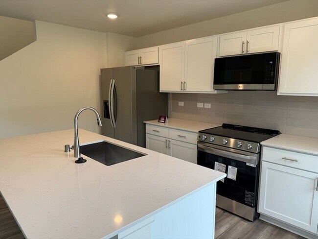 Foto del edificio - Sulton brand new home - 3 bedroom, 2.5 bath with 2 car garage - Available NOW!