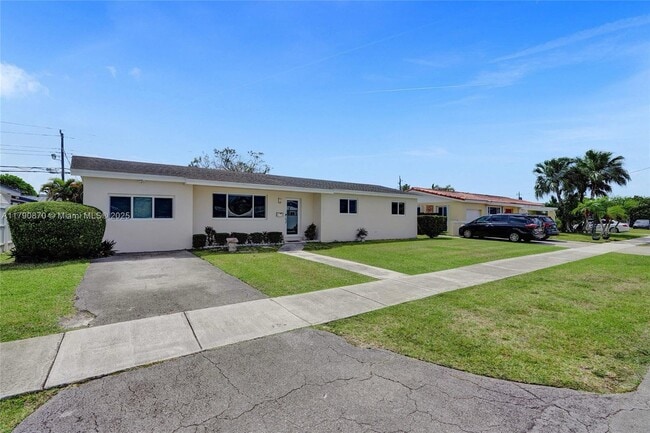 Building Photo - 5811 SW 95th Ct