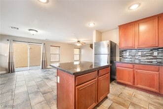 Building Photo - 182 Gilliflower Ave