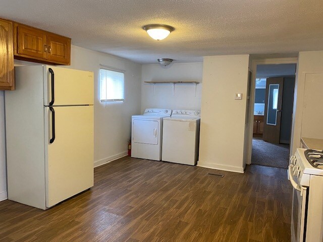 Building Photo - 13201 Parkway Ct