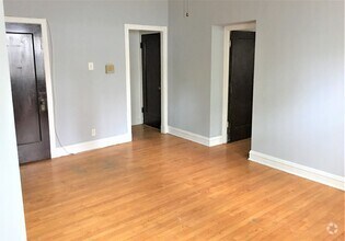 Building Photo - 1060 W Cornelia Ave