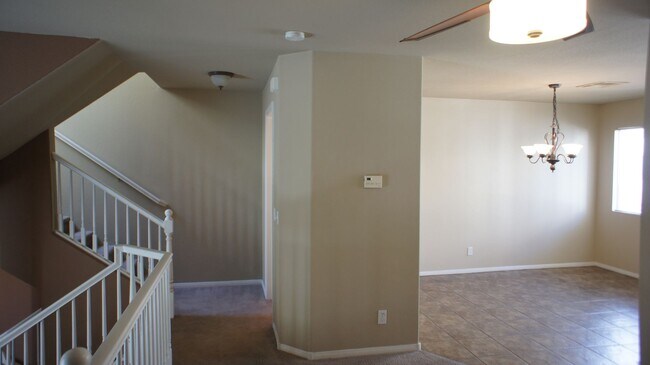 Foto del edificio - Beautifully designed 2Bed/2Bath/2Car Townhome located in Summerlin
