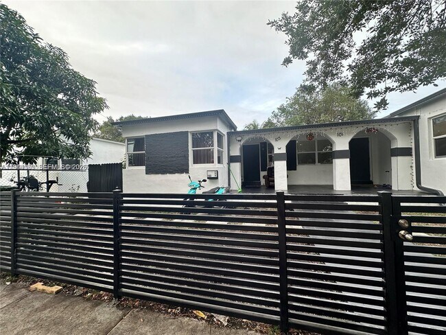 Foto del edificio - 103 NW 68th Terrace