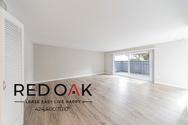 Building Photo - 4433 Colbath Ave