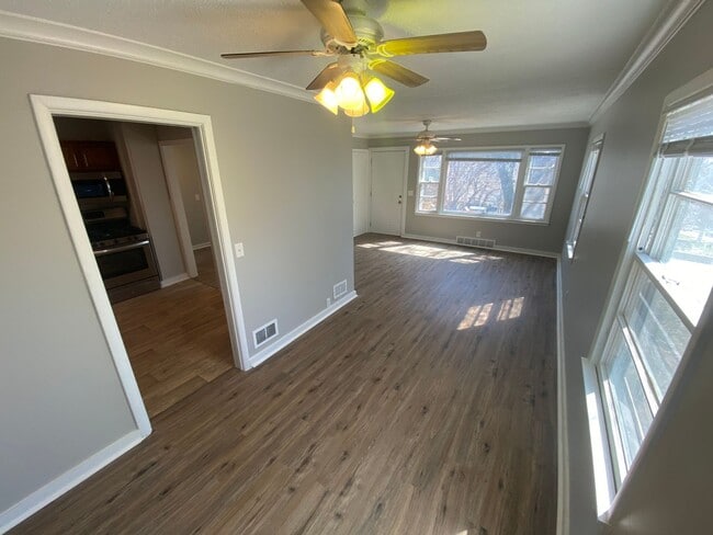 Building Photo - Newly Renovated 3 Bed 1 Bath