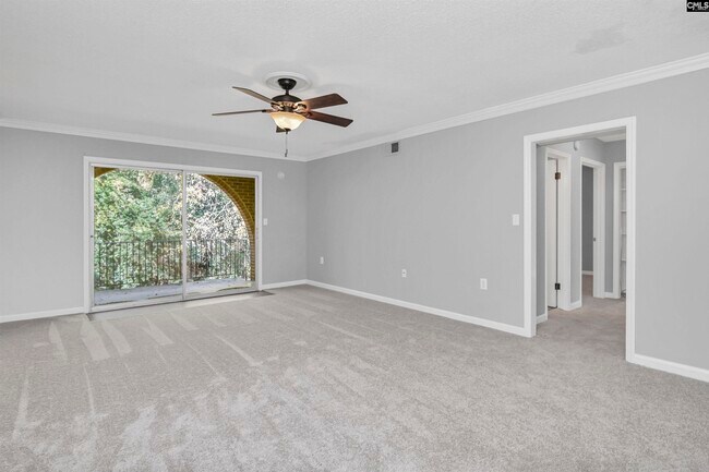 Foto del edificio - 5516 Lakeshore Dr