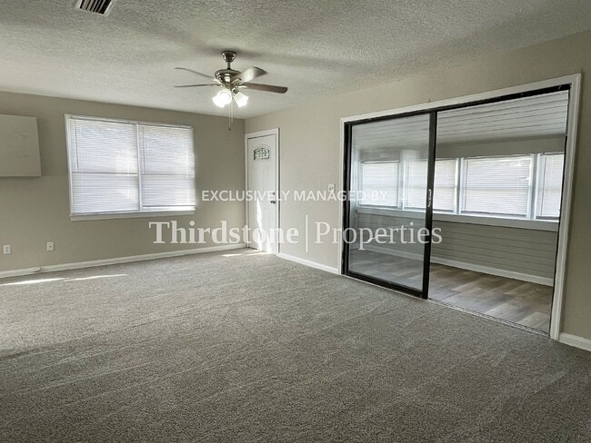 Foto del edificio - 318 E 19th St