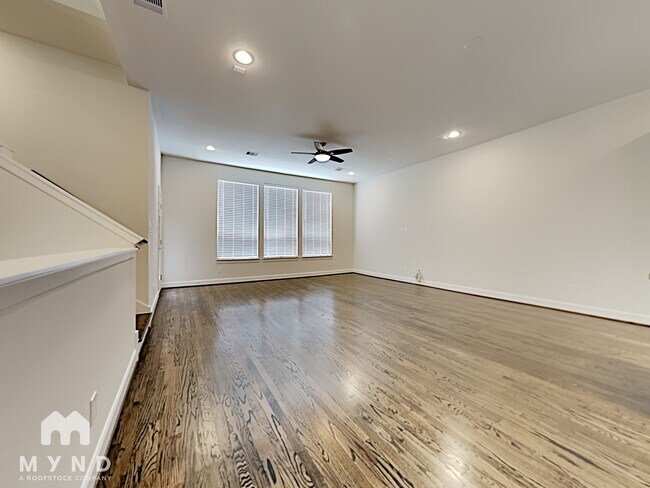 Foto del edificio - 1006 W 18th St