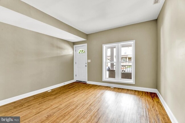 Building Photo - 2414 Baker St