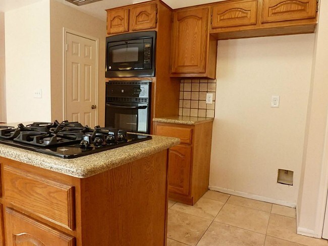 Building Photo - 2627 Woodsboro Dr