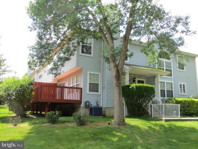 Building Photo - 41 Castleton Rd