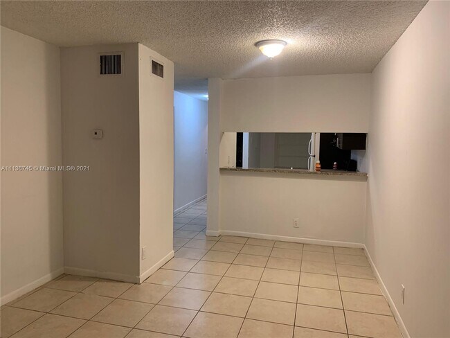 Building Photo - 4075 Lakeside Dr