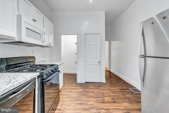 Foto del edificio - 3027 Walbrook Ave