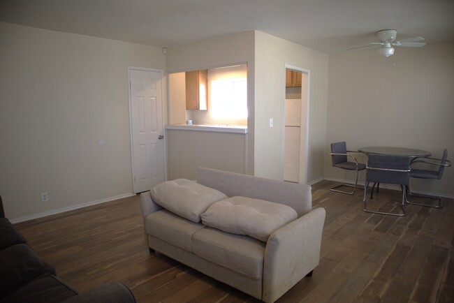 Foto del edificio - 45515 3rd St E