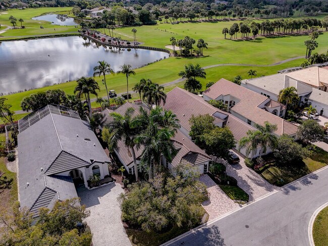 Foto del edificio - 6646 Oakmont Way