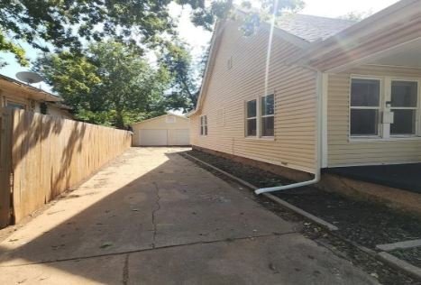 Foto del edificio - 1123 W Kansas Ave
