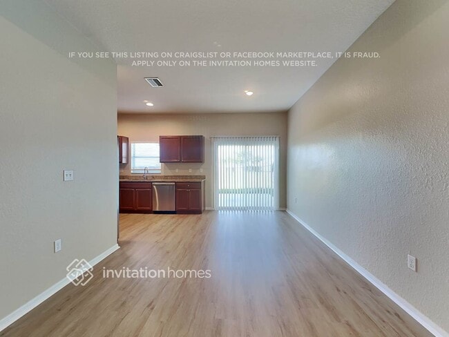 Foto del edificio - 5149 Belmont Park Ln