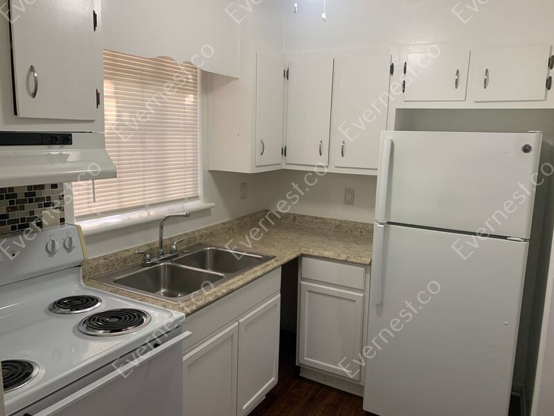 Foto principal - 7716 1st Ave S