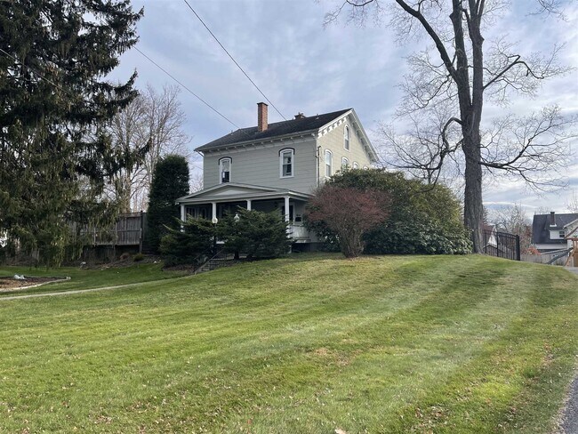 Foto del edificio - 10 N Randolph Ave