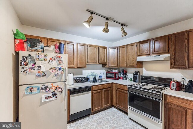 Building Photo - 3402 Waltham Ct