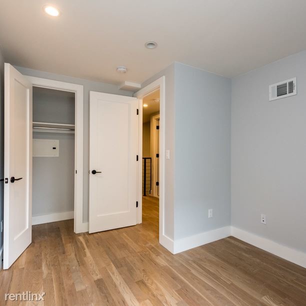 Building Photo - 1180 Halsey St