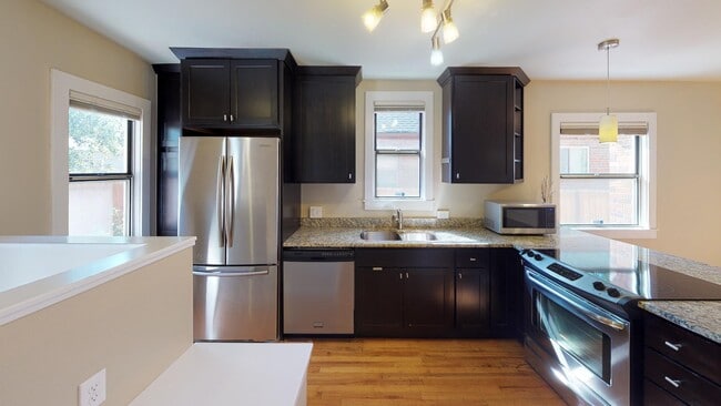 Foto del edificio - 3420 St Paul St