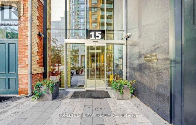 Building Photo - 15-PH15 Grenville St