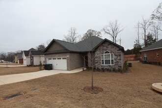 Building Photo - 1609 N Camden Dr