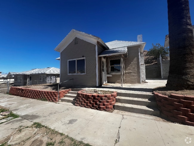 Building Photo - 319 E St