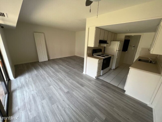 Building Photo - 2 br, 2 bath Condo - 2228 Castle Rock SQ 2...
