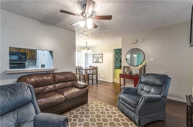 Building Photo - Bryan - (Near Northgate) 2 bedroom / 2  ba...
