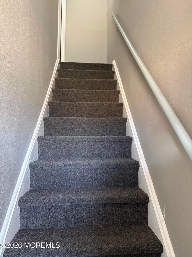 Foto del edificio - 5 Juniper Ln