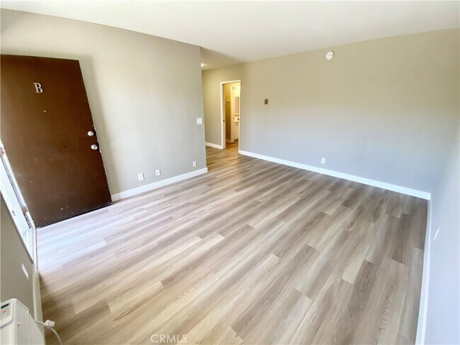 Foto del edificio - 5853 Greenleaf Ave
