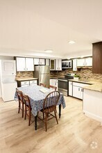 Building Photo - 84 Thorndike St