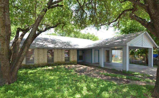 Building Photo - 10801 Lanshire Dr
