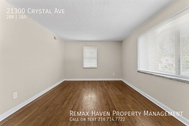 Foto del edificio - 21300 Crystal Ave UP Ave, Euclid - Spaciou...