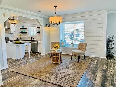 Building Photo - 602 S Chestnut St