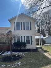 Building Photo - 119 Sayre St