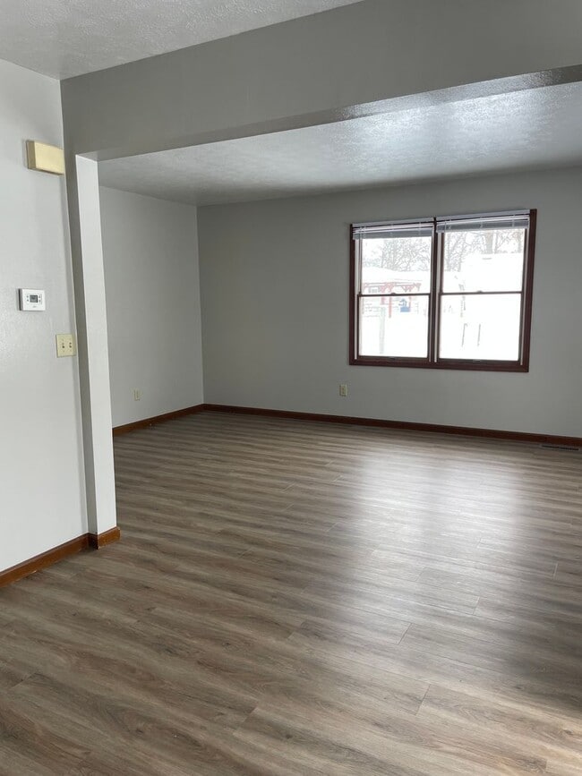 Foto del edificio - 413 S Harkless Dr