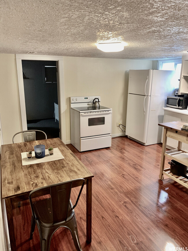Building Photo - 129 W 200 N
